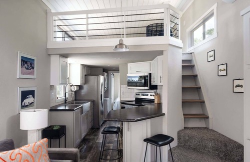 Dripping Springs Cabina | Upstay - Dreamland Cabin with Loft - Near Austin