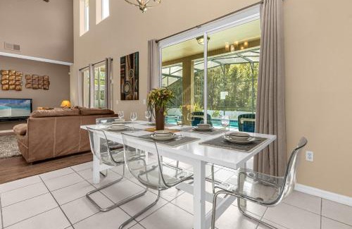 Crescent Lakes Casa | Upstay Home w Pool Hot Tub & Patio - Pet Friendly