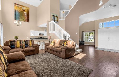 Crescent Lakes Casa | Upstay Home w Pool Hot Tub & Patio - Pet Friendly
