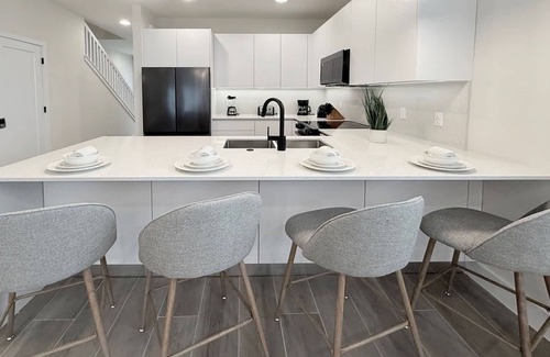Four Corners Apartamento | Upstay - Modern Home w Pool in New Development