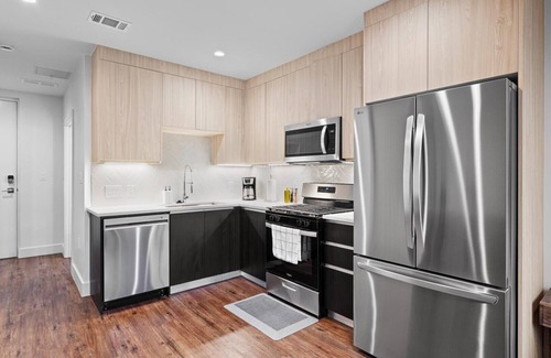 West Congress Apartamento | Upstay Modern Studio Near South Congress Avenue!