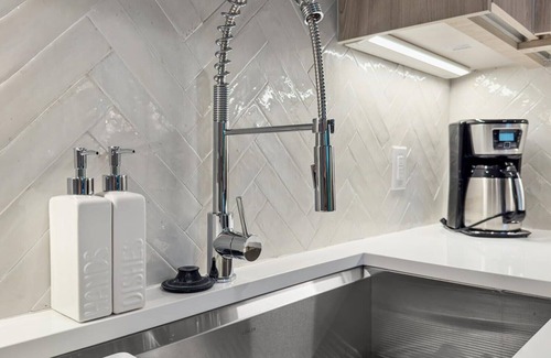 West Congress Apartamento | Upstay Modern Studio Near South Congress Avenue!