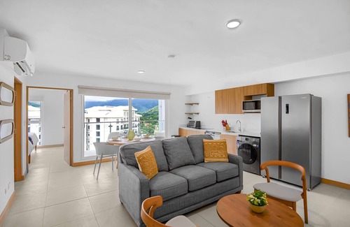 Barrio Santa Lucía Apartamento | Upstay - New Condo in Jaco - 5 Mins From Beach
