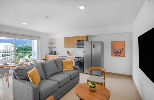 Barrio Santa Lucía Apartamento | Upstay - New Condo in Jaco - 5 Mins From Beach