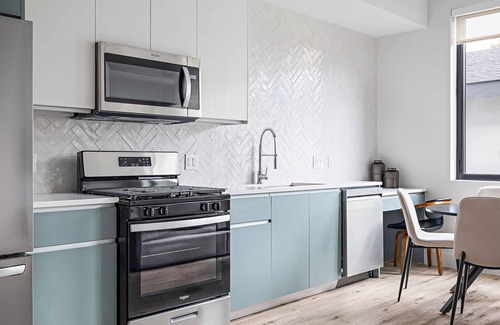 West Congress Apartamento | Upstay Newly Renovated Modern Apartment Near Soco