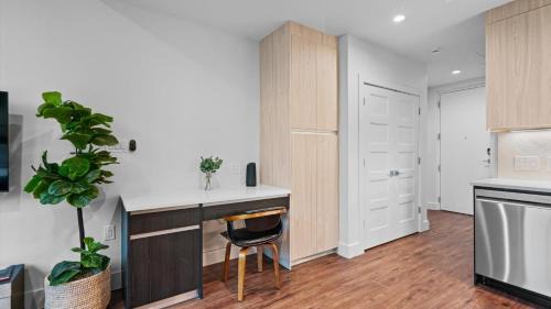 West Congress Apartamento | Upstay Newly Renovated Modern Apartment near SoCo