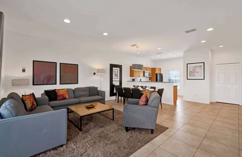 Sunset Lakes Casa | Upstay: Spacious 3BR Home w Resort Pool & Hot Tub