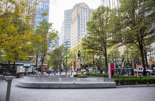 Third Ward Apartamento | Uptown 1 BR Apt with Balcony by Frontdesk