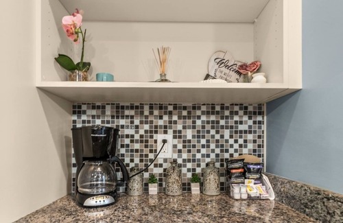 Biddleville Casa | Uptown, Airport | Blume, Nascar HOF & BOA Stadium