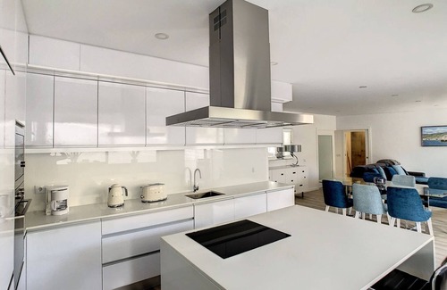 Santo Antonio Apartamento | Uptown Apartment - Two Bedroom Apartment, Sleeps 4