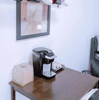 Charlotte Apartamento | Uptown area, Cozy king Suite, quiet and private, free parking, walk to restaurants