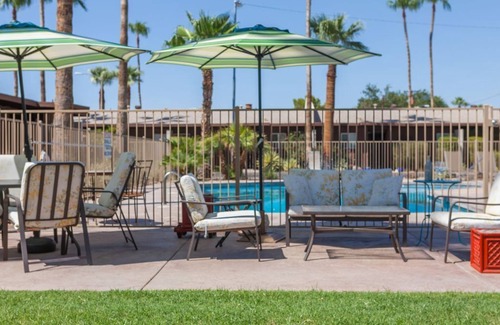 Camelback East Casa | Uptown / Biltmore Designer Townhouse