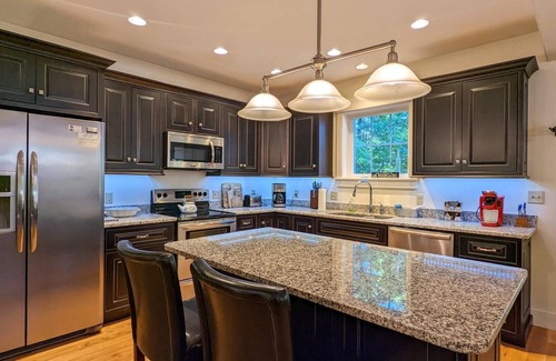 Meredith Casa | Uptown Charmer, Meredith near Winnipesaukee!
