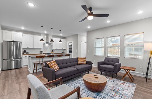 The Gate Casa | Uptown Elegant Escape | JZ Vacation Rentals