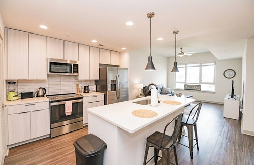 Third Ward Apartamento | Uptown Furnished Apartments near BOA Stadium by RedAwning