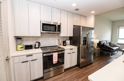 Third Ward Apartamento | Uptown Furnished Apartments near BOA Stadium by RedAwning