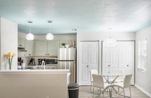 St. Augustine Casa | Uptown Gem The Castaway Cottage, Dog Friendly!