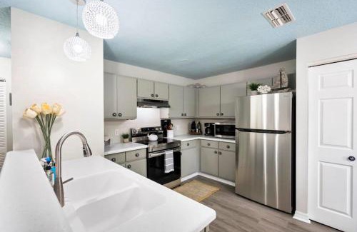 St. Augustine Casa | Uptown Gem The Castaway Cottage, Dog Friendly!