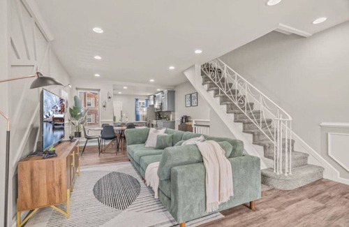 Olney-Oak Lane Casa | Uptown Gem! A Family Home w/ Free Early Check-in!