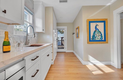 Mission Hills Casa | Uptown San Diego | Sauna | Updated and bright