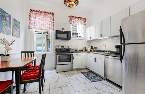 Freret Casa | Uptown Spacious 4BD w Historic Charm