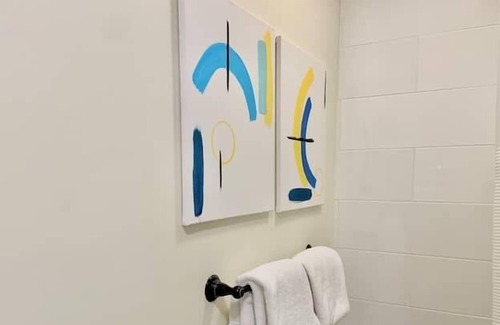 Harrisburg - Hershey Casa | Uptown Suite C | Modern & Cozy | Central Location