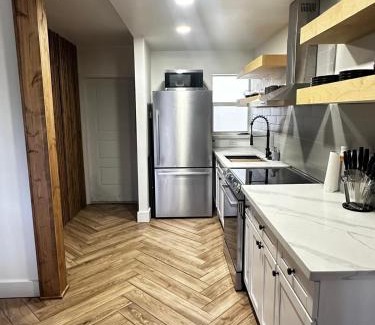 Downtown Apartamento | UR Dezignz Urban Luxe Addition