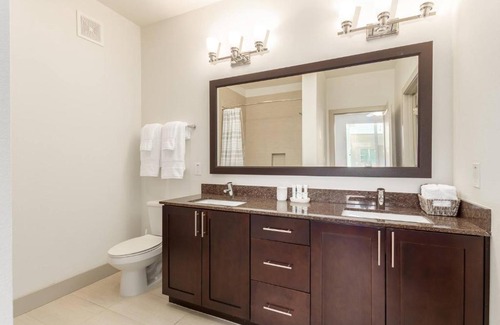 Tempe Apartamento | Urban Aztec Luxury in the Heart of Tempe w 2 King Bed by Lokal Stays