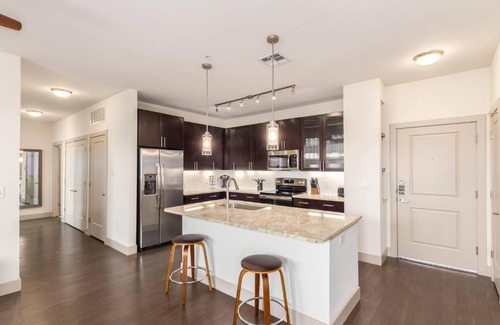 Tempe Apartamento | Urban Aztec Luxury in the Heart of Tempe w 2 King Bed by Lokal Stays