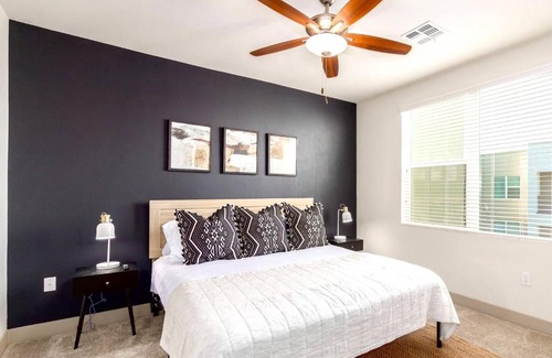 Tempe Apartamento | Urban Aztec Luxury in the Heart of Tempe w 2 King Bed by Lokal Stays