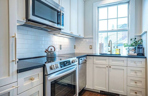 College Hill Apartamento | Urban Chic in PVD, next door to Brown and RISD
