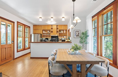 Travis Heights Casa | Urban Cowboy Villas - Heart of 704