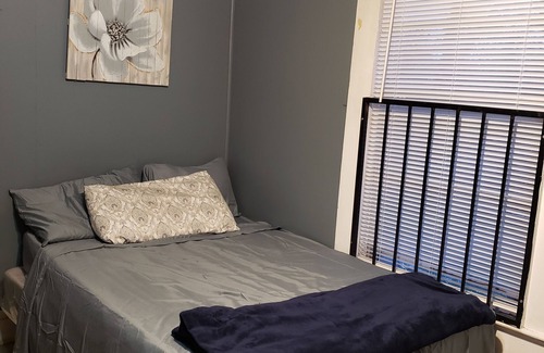 Acipco-Finley Casa | Urban Cul De Sac 1 Private Double Bed /1 shared bath