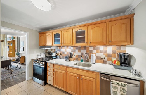 Downtown Atlanta Apartamento | Urban-Eclectic Downtown Condo w Parking, sleeps 4