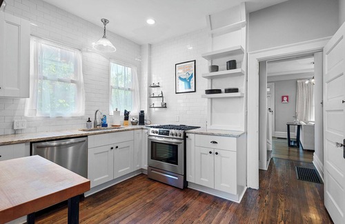 Franklin Park Casa | Urban Elegance Getaway