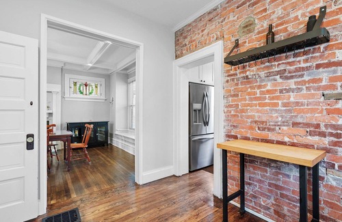 Franklin Park Casa | Urban Elegance Getaway
