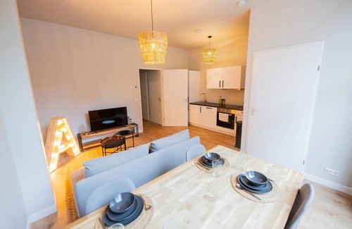 Stadsdriehoek Apartamento | Urban Escape 2BDR Apartment BS3