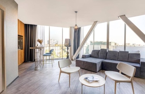 Hipódromo Hotel | Urban Escape: Pets Allowed, Nightclub & Shuttle, Parque México!