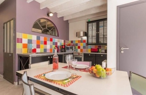 Saint-Sebastien-sur-Loire Cabaña | Acogedor Gîte Urbano con Terraza Privada, Climatización y Wifi, a 10 Min de Nantes