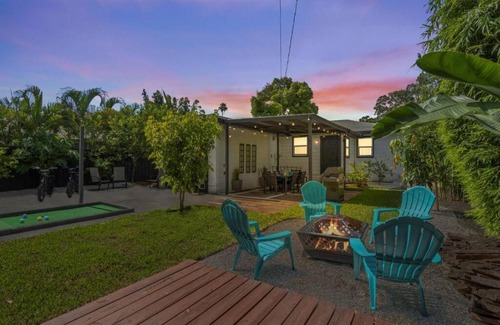 Historic Kenwood Casa | Urban Get-A-Way in Historic St Pete EAT SHOP PLAY