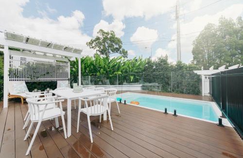 Bardon Casa | Urban Getaway Bardon Luxe 3 bed 2 bath and pool