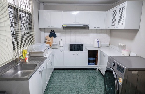 Wang Thonglang Casa | Urban Grace 5 Bedroom Spacious House Prime Location Near BTS Skytrain