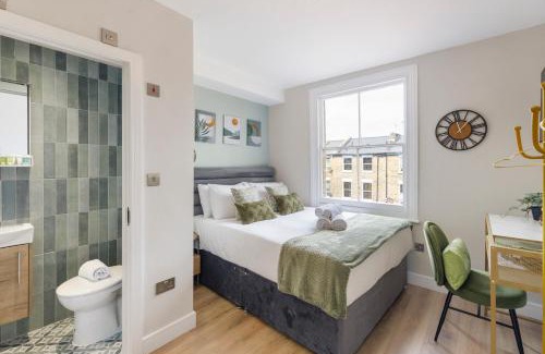 Dalston Apartamento | Urban Green Oasis Modern Minimalist Studio