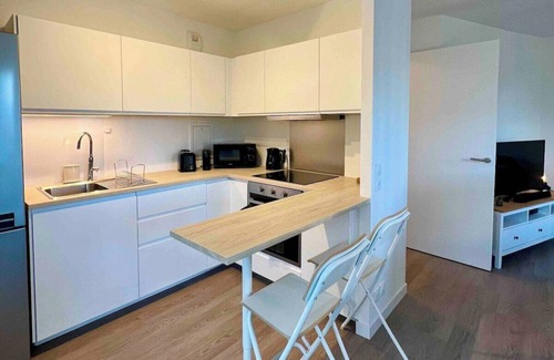Bobigny Apartamento | Urban Haven by the Canal