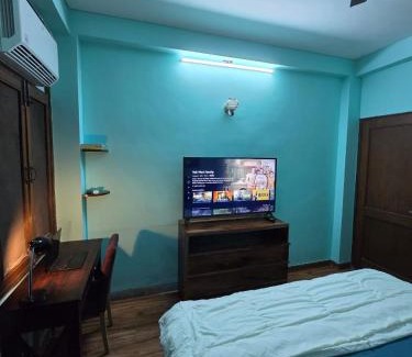 Chittaranjan Casa | Urban Haven-Relax in Style CR Park GK2