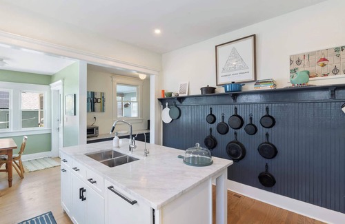 Jeffersonville Casa | Urban Lakeside Retreat