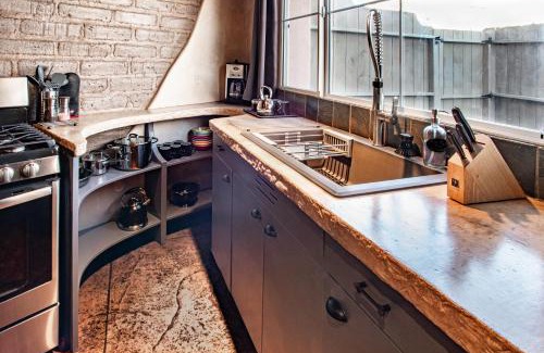 Santa Fe Casa | Urban Loft in Heart of Vibrant Railyard