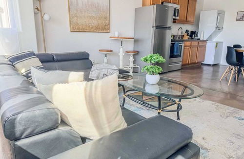 Little Italy Apartamento | Chic Loft in Little Italy w/ City Views n Parking
