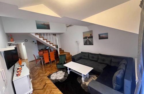 Palilula Apartamento | Urban, Lovely suburb duplex