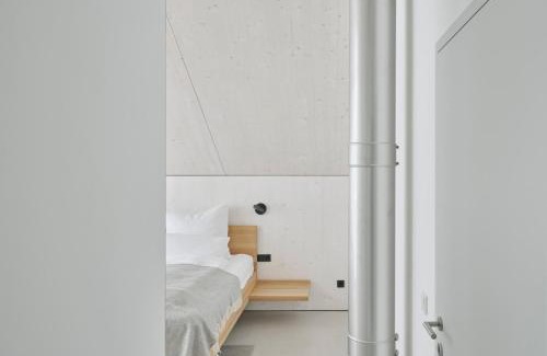 Maurach Casa | Urban Mountain Splitlevel with Lake View
